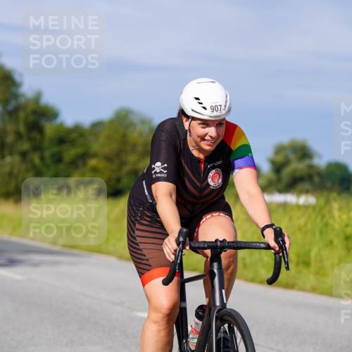 31.08.2025 - Elbe Triathlon Hamburg Michael Burmester http://msf.ph/oto/8679091 31.08.2025 10:37:25 Radfahren 907, 974 meine-sportfotos.de