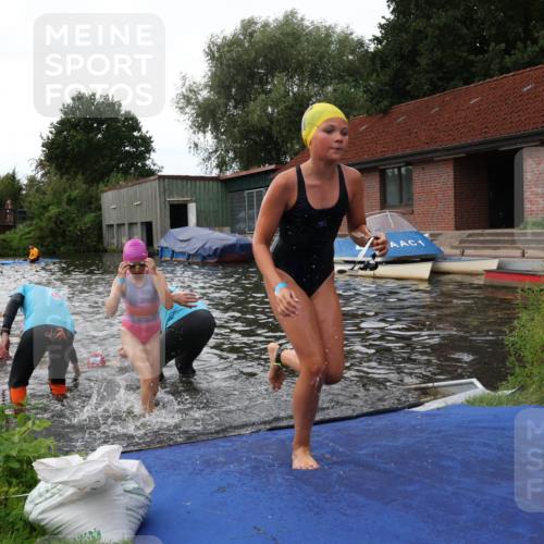 31.08.2025 - Elbe Triathlon Hamburg Luisa Fischer http://msf.ph/oto/8679101 31.08.2025 12:34:59 Schwimmen 1671, 1678, 1684, 1687, 1688, 1696, 1698 meine-sportfotos.de