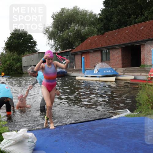 31.08.2025 - Elbe Triathlon Hamburg Luisa Fischer http://msf.ph/oto/8679105 31.08.2025 12:35:00 Schwimmen 1671, 1672, 1678, 1687, 1688, 1696, 1698 meine-sportfotos.de