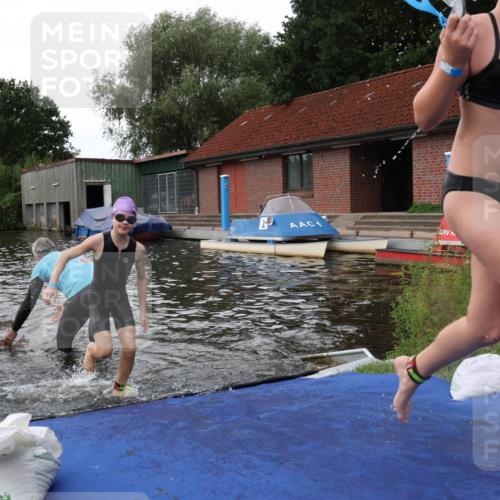 31.08.2025 - Elbe Triathlon Hamburg Luisa Fischer http://msf.ph/oto/8679119 31.08.2025 12:35:05 Schwimmen 1671, 1672, 1678, 1688, 1693, 1698 meine-sportfotos.de