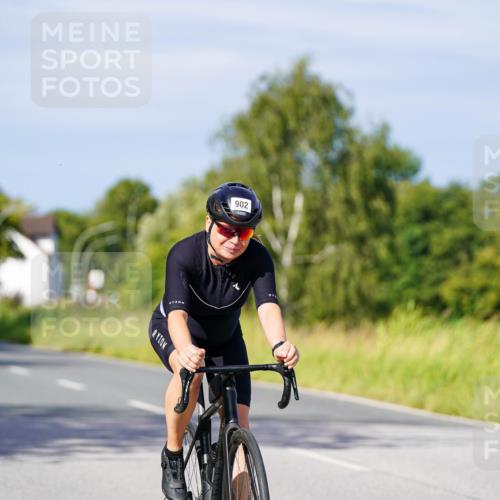 31.08.2025 - Elbe Triathlon Hamburg Michael Burmester http://msf.ph/oto/8679133 31.08.2025 10:37:42 Radfahren 902, 1076, 1133, 1287 meine-sportfotos.de