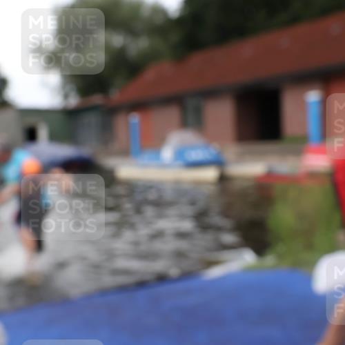 31.08.2025 - Elbe Triathlon Hamburg Luisa Fischer http://msf.ph/oto/8679135 31.08.2025 12:35:09 Schwimmen 1672, 1678, 1688, 1693, 1698 meine-sportfotos.de