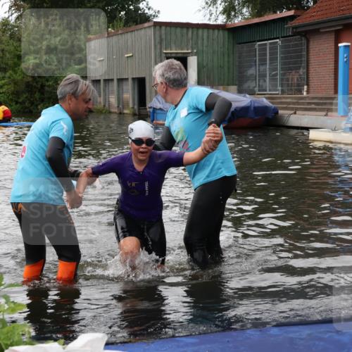 31.08.2025 - Elbe Triathlon Hamburg Luisa Fischer http://msf.ph/oto/8679158 31.08.2025 12:35:26 Schwimmen 1694 meine-sportfotos.de