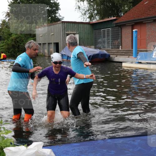 31.08.2025 - Elbe Triathlon Hamburg Luisa Fischer http://msf.ph/oto/8679160 31.08.2025 12:35:27 Schwimmen 1694 meine-sportfotos.de