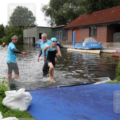 31.08.2025 - Elbe Triathlon Hamburg Luisa Fischer http://msf.ph/oto/8679175 31.08.2025 12:35:37 Schwimmen 1667 meine-sportfotos.de