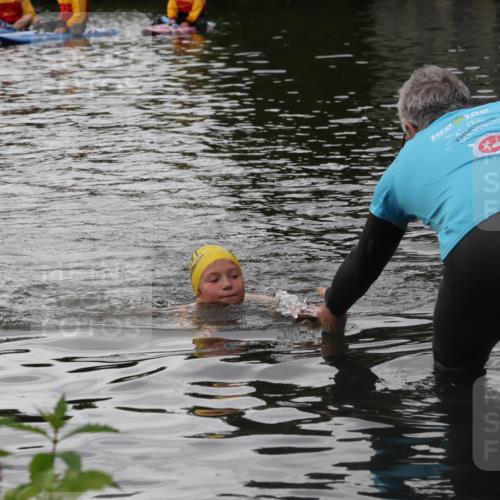 31.08.2025 - Elbe Triathlon Hamburg Luisa Fischer http://msf.ph/oto/8679185 31.08.2025 12:36:01 Schwimmen 1699 meine-sportfotos.de