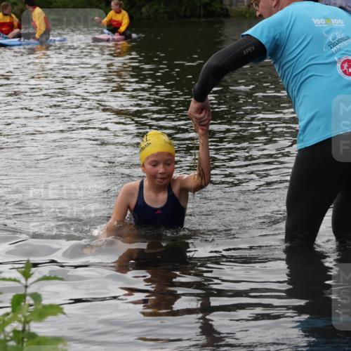 31.08.2025 - Elbe Triathlon Hamburg Luisa Fischer http://msf.ph/oto/8679192 31.08.2025 12:36:02 Schwimmen 1699 meine-sportfotos.de