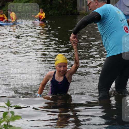 31.08.2025 - Elbe Triathlon Hamburg Luisa Fischer http://msf.ph/oto/8679193 31.08.2025 12:36:03 Schwimmen 1699 meine-sportfotos.de