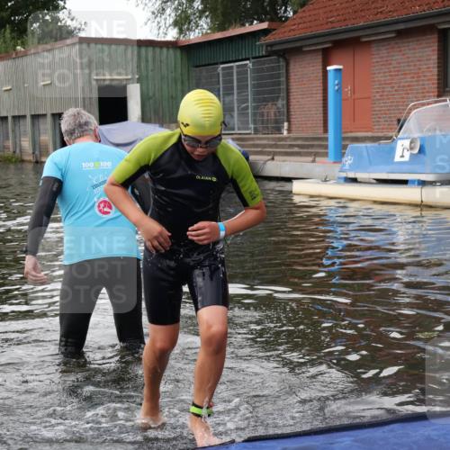 31.08.2025 - Elbe Triathlon Hamburg Luisa Fischer http://msf.ph/oto/8679229 31.08.2025 12:36:36 Schwimmen 1682 meine-sportfotos.de