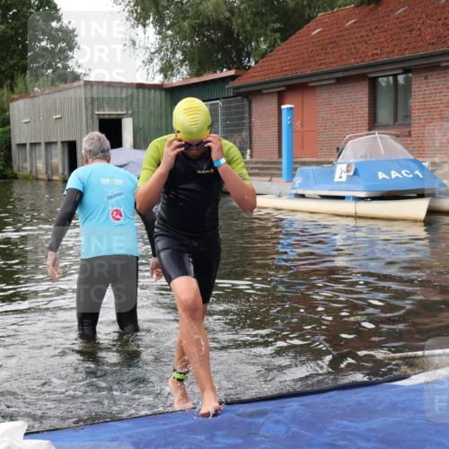 31.08.2025 - Elbe Triathlon Hamburg Luisa Fischer http://msf.ph/oto/8679231 31.08.2025 12:36:36 Schwimmen 1682 meine-sportfotos.de