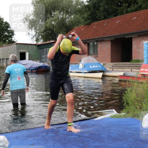 31.08.2025 - Elbe Triathlon Hamburg Luisa Fischer http://msf.ph/oto/8679235 31.08.2025 12:36:37 Schwimmen 1682 meine-sportfotos.de