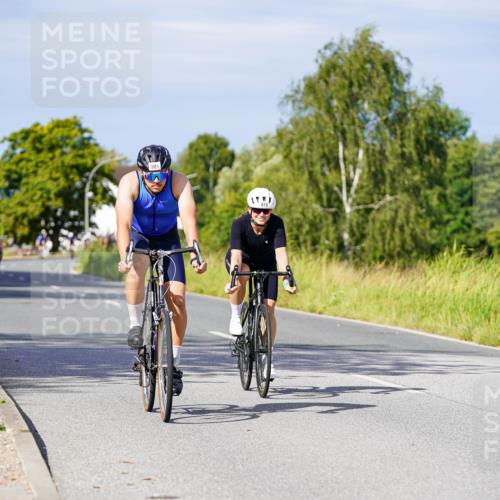 31.08.2025 - Elbe Triathlon Hamburg Michael Burmester http://msf.ph/oto/8679249 31.08.2025 10:38:09 Radfahren 879, 981, 1016, 1047, 1083 meine-sportfotos.de