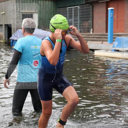 31.08.2025 - Elbe Triathlon Hamburg Luisa Fischer http://msf.ph/oto/8679289 31.08.2025 12:46:51 Schwimmen 1701, 1714, 1724 meine-sportfotos.de
