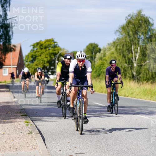 31.08.2025 - Elbe Triathlon Hamburg Michael Burmester http://msf.ph/oto/8679305 31.08.2025 10:38:17 Radfahren 824, 832, 844, 965, 1016, 1047, 1048, 1152 meine-sportfotos.de