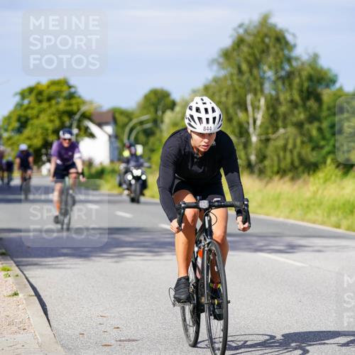 31.08.2025 - Elbe Triathlon Hamburg Michael Burmester http://msf.ph/oto/8679325 31.08.2025 10:38:21 Radfahren 824, 832, 844, 942, 965, 1048, 1106, 1152 meine-sportfotos.de