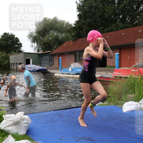 31.08.2025 - Elbe Triathlon Hamburg Luisa Fischer http://msf.ph/oto/8679346 31.08.2025 12:47:14 Schwimmen 1705, 1707, 1709, 1713, 1725 meine-sportfotos.de