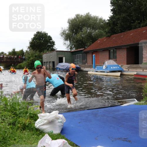 31.08.2025 - Elbe Triathlon Hamburg Luisa Fischer http://msf.ph/oto/8679350 31.08.2025 12:47:15 Schwimmen 1705, 1707, 1709, 1713, 1725 meine-sportfotos.de