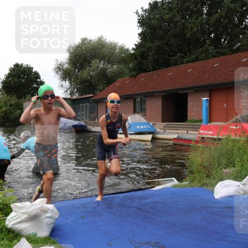 31.08.2025 - Elbe Triathlon Hamburg Luisa Fischer http://msf.ph/oto/8679354 31.08.2025 12:47:16 Schwimmen 1705, 1707, 1709, 1713, 1725 meine-sportfotos.de