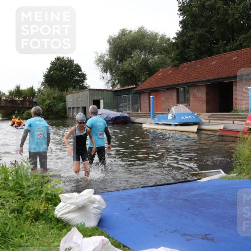 31.08.2025 - Elbe Triathlon Hamburg Luisa Fischer http://msf.ph/oto/8679363 31.08.2025 12:47:18 Schwimmen 1705, 1707, 1709, 1713, 1725 meine-sportfotos.de