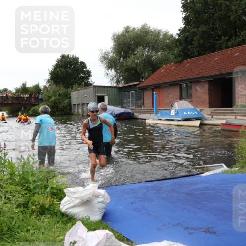 31.08.2025 - Elbe Triathlon Hamburg Luisa Fischer http://msf.ph/oto/8679365 31.08.2025 12:47:18 Schwimmen 1705, 1707, 1709, 1713, 1725 meine-sportfotos.de