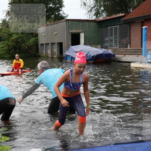 31.08.2025 - Elbe Triathlon Hamburg Luisa Fischer http://msf.ph/oto/8679423 31.08.2025 12:47:42 Schwimmen 1702, 1708, 1715, 1716, 1717, 1718 meine-sportfotos.de