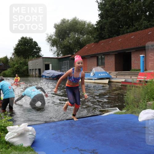 31.08.2025 - Elbe Triathlon Hamburg Luisa Fischer http://msf.ph/oto/8679428 31.08.2025 12:47:43 Schwimmen 1700, 1702, 1708, 1715, 1716, 1717, 1718 meine-sportfotos.de