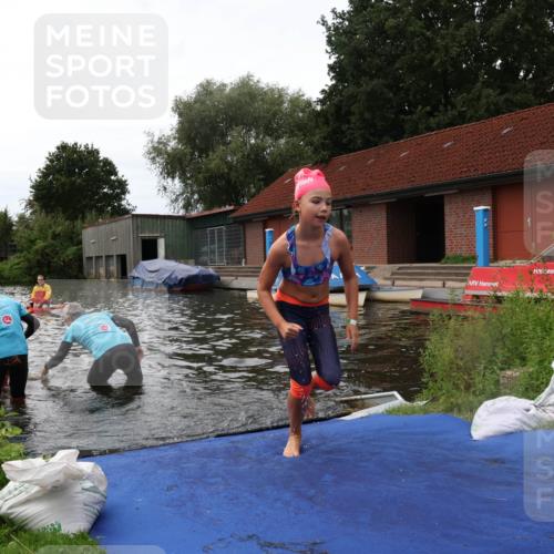 31.08.2025 - Elbe Triathlon Hamburg Luisa Fischer http://msf.ph/oto/8679431 31.08.2025 12:47:43 Schwimmen 1700, 1702, 1708, 1715, 1716, 1717, 1718 meine-sportfotos.de