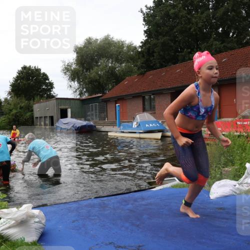 31.08.2025 - Elbe Triathlon Hamburg Luisa Fischer http://msf.ph/oto/8679432 31.08.2025 12:47:44 Schwimmen 1700, 1702, 1708, 1716, 1717, 1718 meine-sportfotos.de