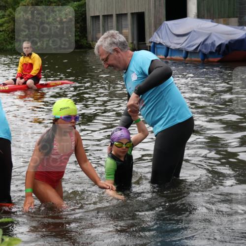 31.08.2025 - Elbe Triathlon Hamburg Luisa Fischer http://msf.ph/oto/8679435 31.08.2025 12:47:45 Schwimmen 1700, 1702, 1708, 1716, 1717, 1718 meine-sportfotos.de