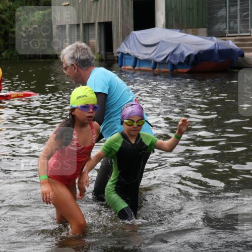 31.08.2025 - Elbe Triathlon Hamburg Luisa Fischer http://msf.ph/oto/8679439 31.08.2025 12:47:46 Schwimmen 1700, 1702, 1708, 1716, 1717, 1718 meine-sportfotos.de