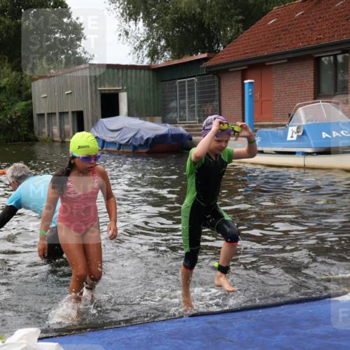 31.08.2025 - Elbe Triathlon Hamburg Luisa Fischer http://msf.ph/oto/8679446 31.08.2025 12:47:48 Schwimmen 1700, 1702, 1708, 1710, 1716, 1717, 1719 meine-sportfotos.de