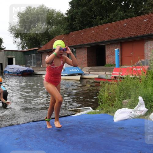 31.08.2025 - Elbe Triathlon Hamburg Luisa Fischer http://msf.ph/oto/8679455 31.08.2025 12:47:49 Schwimmen 1700, 1702, 1708, 1710, 1716, 1717, 1719 meine-sportfotos.de