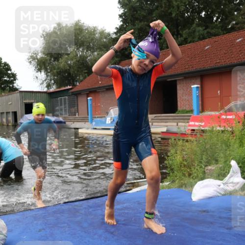 31.08.2025 - Elbe Triathlon Hamburg Luisa Fischer http://msf.ph/oto/8679473 31.08.2025 12:47:53 Schwimmen 1700, 1702, 1708, 1710, 1717, 1719 meine-sportfotos.de