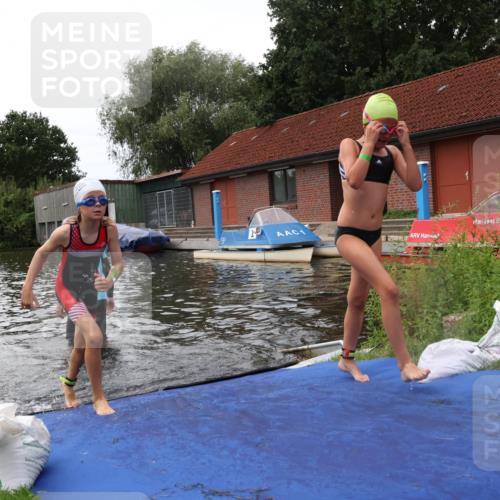 31.08.2025 - Elbe Triathlon Hamburg Luisa Fischer http://msf.ph/oto/8679490 31.08.2025 12:47:57 Schwimmen 1700, 1710, 1719, 1720 meine-sportfotos.de
