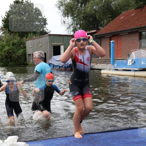 31.08.2025 - Elbe Triathlon Hamburg Luisa Fischer http://msf.ph/oto/8679505 31.08.2025 12:48:06 Schwimmen 1706, 1712, 1720 meine-sportfotos.de