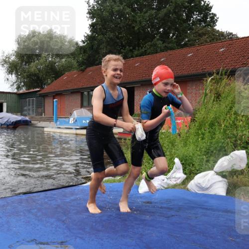 31.08.2025 - Elbe Triathlon Hamburg Luisa Fischer http://msf.ph/oto/8679516 31.08.2025 12:48:08 Schwimmen 1706, 1712, 1720 meine-sportfotos.de