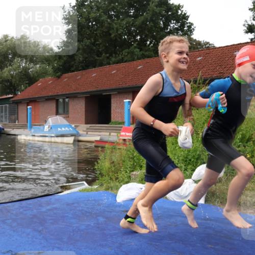 31.08.2025 - Elbe Triathlon Hamburg Luisa Fischer http://msf.ph/oto/8679519 31.08.2025 12:48:09 Schwimmen 1706, 1712, 1720 meine-sportfotos.de