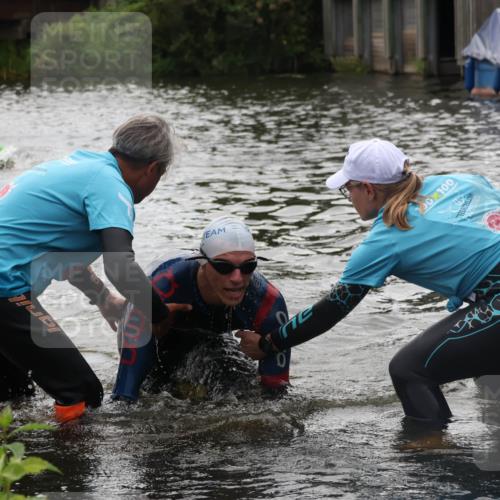 31.08.2025 - Elbe Triathlon Hamburg Luisa Fischer http://msf.ph/oto/8679534 31.08.2025 14:02:31 Schwimmen 159 meine-sportfotos.de
