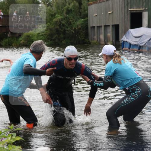 31.08.2025 - Elbe Triathlon Hamburg Luisa Fischer http://msf.ph/oto/8679535 31.08.2025 14:02:31 Schwimmen 159 meine-sportfotos.de