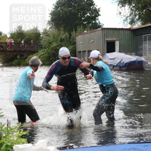 31.08.2025 - Elbe Triathlon Hamburg Luisa Fischer http://msf.ph/oto/8679536 31.08.2025 14:02:32 Schwimmen 159 meine-sportfotos.de