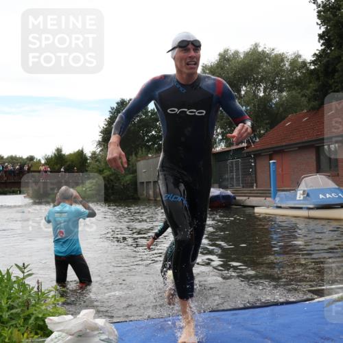 31.08.2025 - Elbe Triathlon Hamburg Luisa Fischer http://msf.ph/oto/8679544 31.08.2025 14:02:33 Schwimmen 159 meine-sportfotos.de