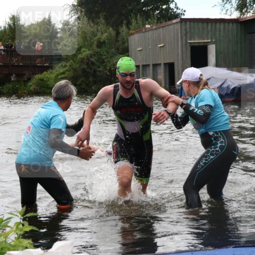 31.08.2025 - Elbe Triathlon Hamburg Luisa Fischer http://msf.ph/oto/8679548 31.08.2025 14:02:44 Schwimmen 133, 137 meine-sportfotos.de