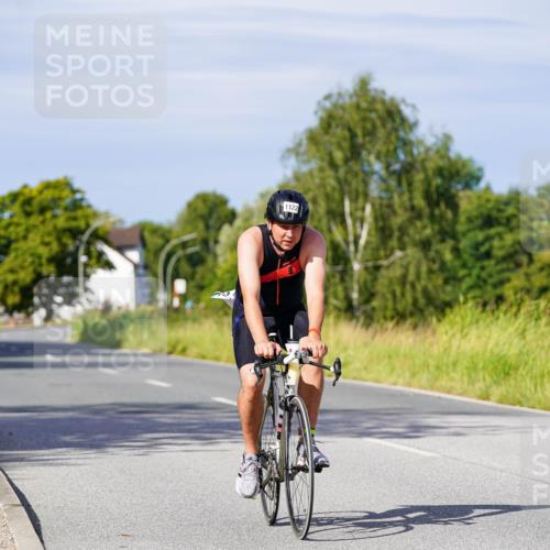 31.08.2025 - Elbe Triathlon Hamburg Michael Burmester http://msf.ph/oto/8679552 31.08.2025 10:39:02 Radfahren 995, 996, 1122 meine-sportfotos.de