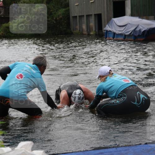 31.08.2025 - Elbe Triathlon Hamburg Luisa Fischer http://msf.ph/oto/8679560 31.08.2025 14:02:49 Schwimmen 133, 137, 160 meine-sportfotos.de