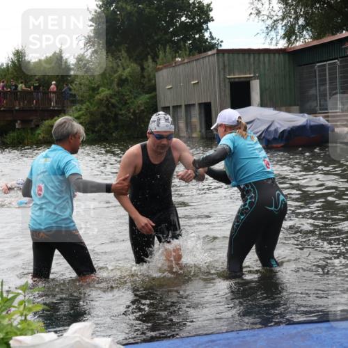31.08.2025 - Elbe Triathlon Hamburg Luisa Fischer http://msf.ph/oto/8679566 31.08.2025 14:02:50 Schwimmen 137, 160 meine-sportfotos.de