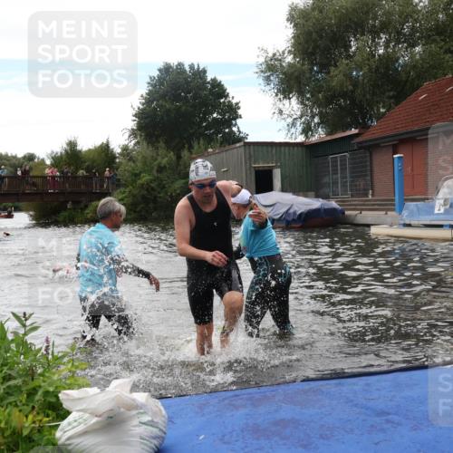 31.08.2025 - Elbe Triathlon Hamburg Luisa Fischer http://msf.ph/oto/8679570 31.08.2025 14:02:50 Schwimmen 137, 160 meine-sportfotos.de