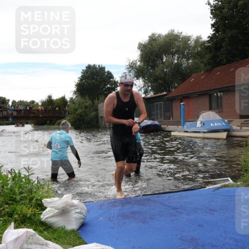 31.08.2025 - Elbe Triathlon Hamburg Luisa Fischer http://msf.ph/oto/8679574 31.08.2025 14:02:51 Schwimmen 137, 160 meine-sportfotos.de