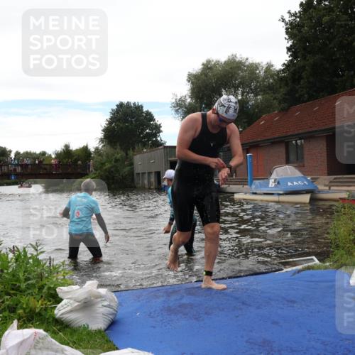 31.08.2025 - Elbe Triathlon Hamburg Luisa Fischer http://msf.ph/oto/8679575 31.08.2025 14:02:51 Schwimmen 137, 160 meine-sportfotos.de