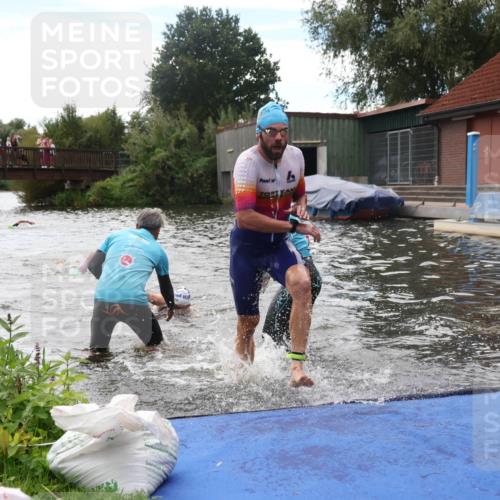 31.08.2025 - Elbe Triathlon Hamburg Luisa Fischer http://msf.ph/oto/8679582 31.08.2025 14:02:58 Schwimmen 122, 148, 160 meine-sportfotos.de