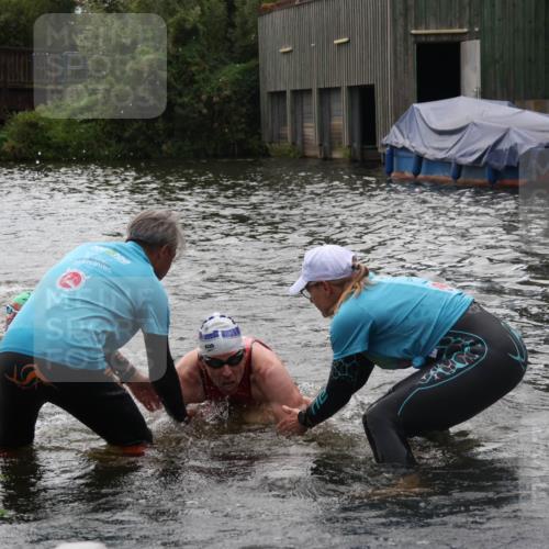 31.08.2025 - Elbe Triathlon Hamburg Luisa Fischer http://msf.ph/oto/8679587 31.08.2025 14:03:00 Schwimmen 122, 148, 160 meine-sportfotos.de